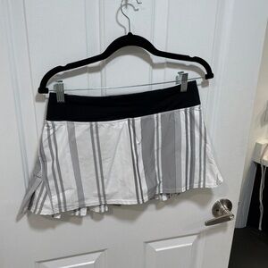 Lululemon Tennis / Run Skirt Skort | Gray & White Stripe